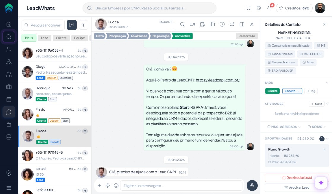 Painel do LeadWhats em produção — CRM com WhatsApp integrado, pipeline Kanban do lead e assistente Lead Copilot IA na mesma tela.