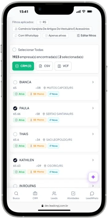 Busca de empresas por CNAE no celular — filtros por código de atividade, estado e porte aplicados a 67M de CNPJs no LeadCNPJ.